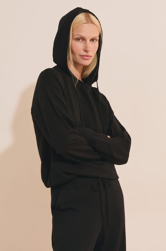Pull &agrave; capuche;${refinementColor}