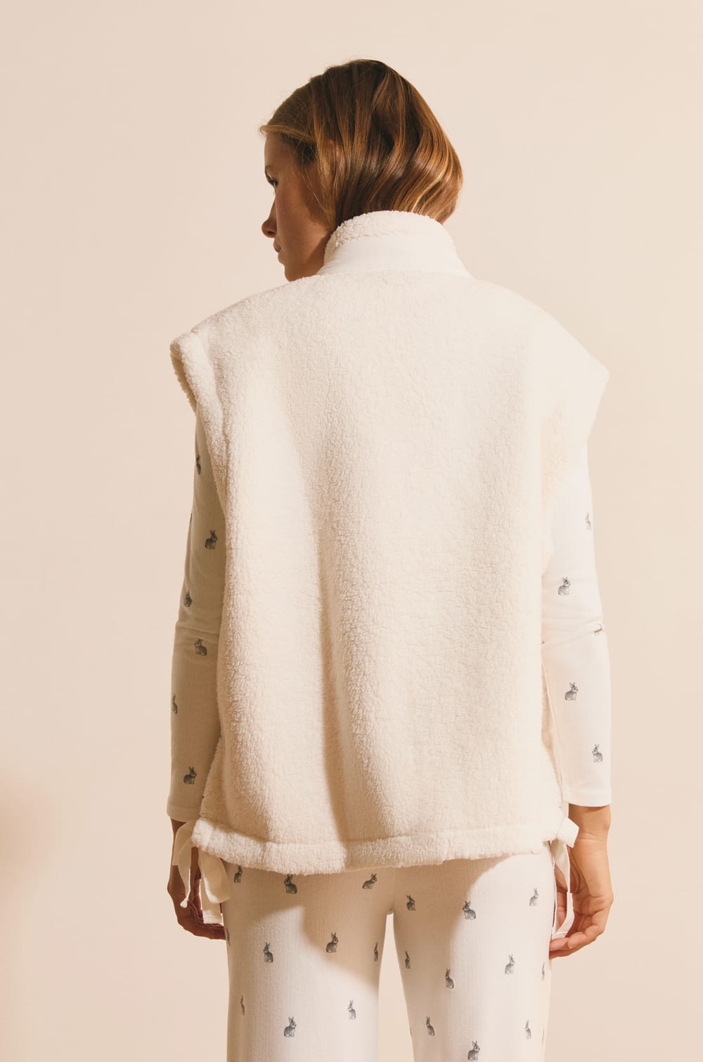 Gilet sans manches avec noeuds;${refinementColor}