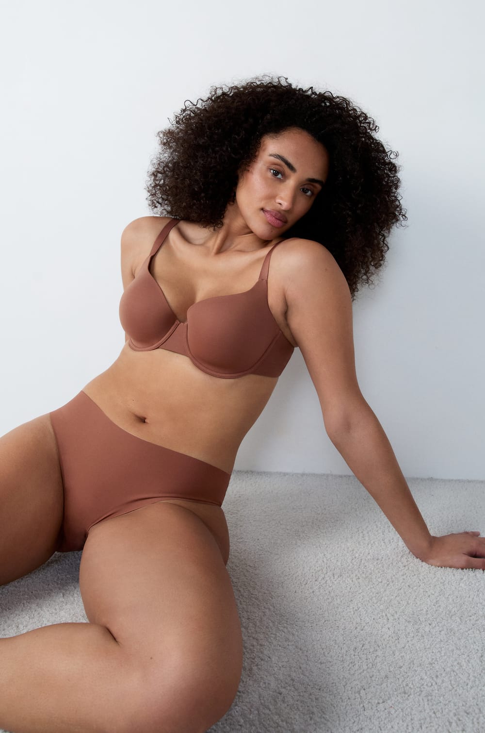 Bra Nº 4 -  Balconet de copas finas;${refinementColor}
