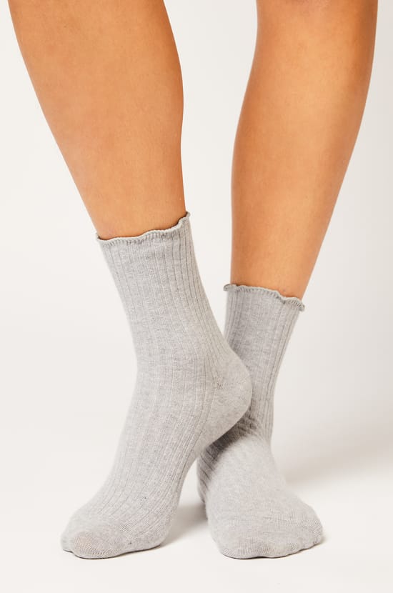 Chaussettes mode unies à volants;${refinementColor}