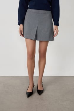 Falda corta;${refinementColor}