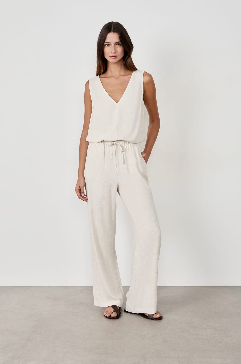 Wide Trousers;${refinementColor}