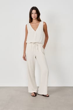 Wide Trousers;${refinementColor}