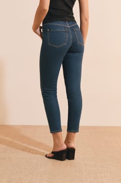 Jean coupe slim;${refinementColor}