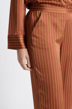 Pantalon de pyjama satiné à rayures;${refinementColor}