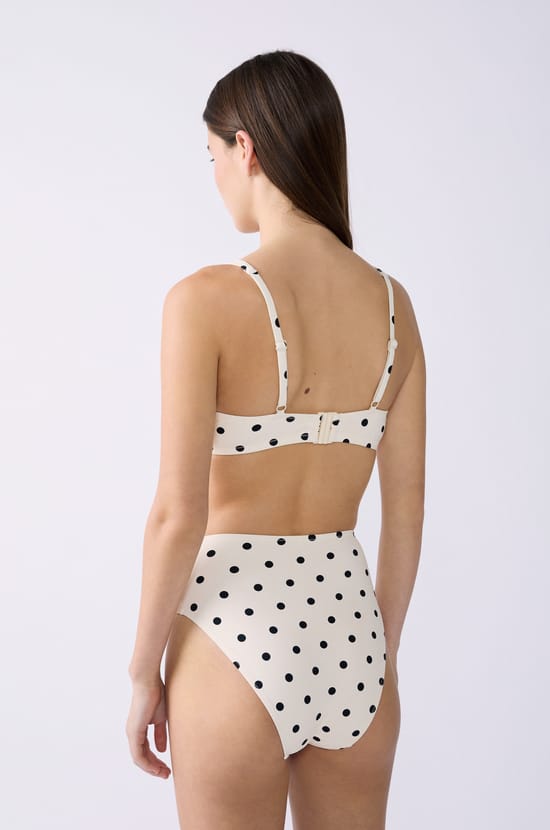 Top bikini balconet de lunares;${refinementColor}