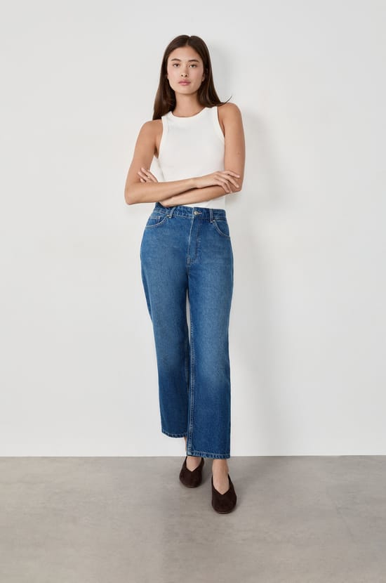 Straight Jeans;${refinementColor}