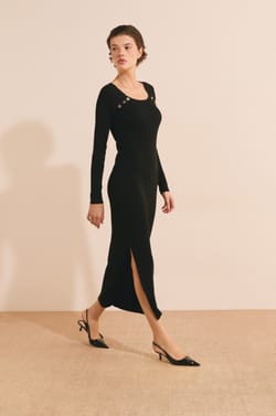 Robe longue c&ocirc;tel&eacute;e avec d&eacute;tails dor&eacute;s;${refinementColor}