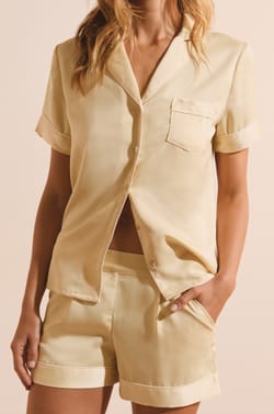 Short de pyjama satin&eacute;;${refinementColor}