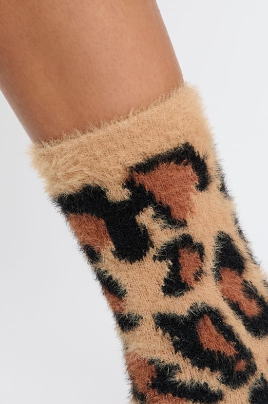 Socken aus grobem Strick mit Leopardenmuster;${refinementColor}