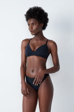 Soutien-gorge coques fines sans armatures en microfibre;${refinementColor}