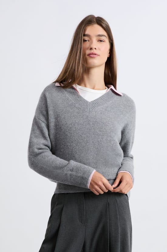 Pull col V en cachemire;${refinementColor}