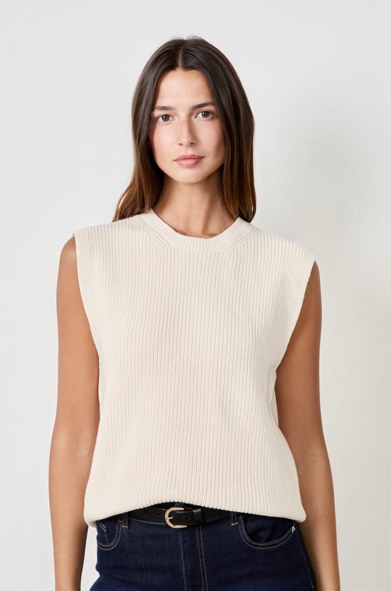 Sleeveless Sweater;${refinementColor}