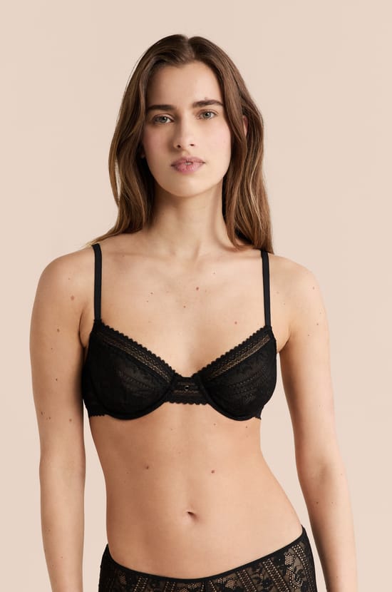 Soutien-gorge en dentelle avec bijou dor&eacute;;${refinementColor}