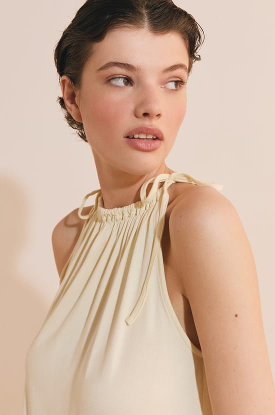 Top sans manches &agrave; nouer;${refinementColor}