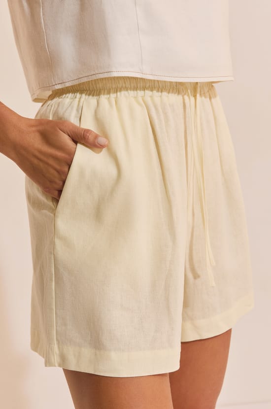 Short &eacute;lastiqu&eacute; avec lin;${refinementColor}