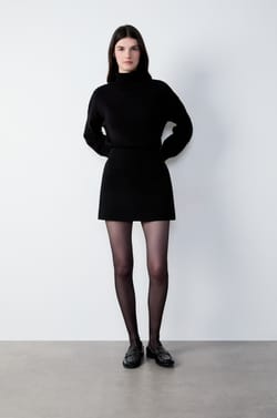 Short structured wool skirt;${refinementColor}