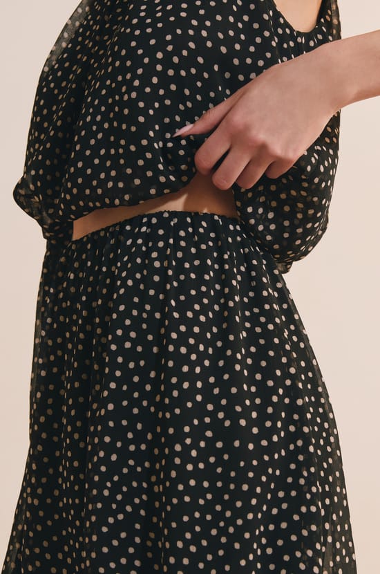 Falda corta fluida estampada;${refinementColor}