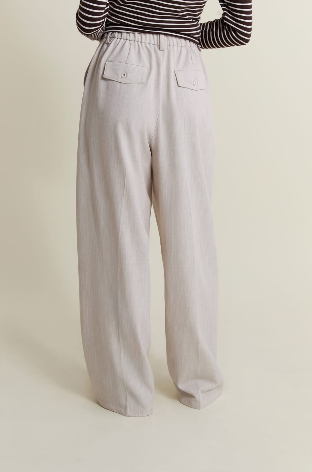 Straight Trousers;${refinementColor}