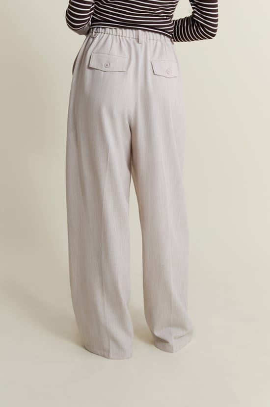 Straight Trousers;${refinementColor}