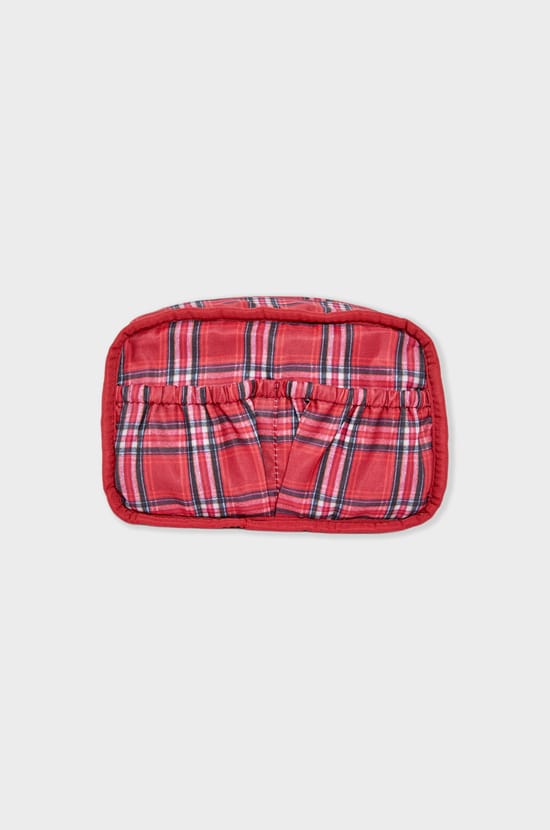 Quilted Patterned Pouch;${refinementColor}