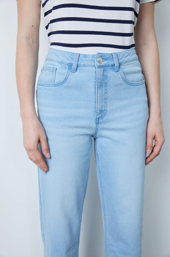 Jean coupe large;${refinementColor}