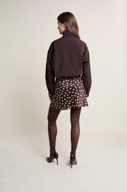 Jupe courte satin&eacute;e &agrave; pois;${refinementColor}