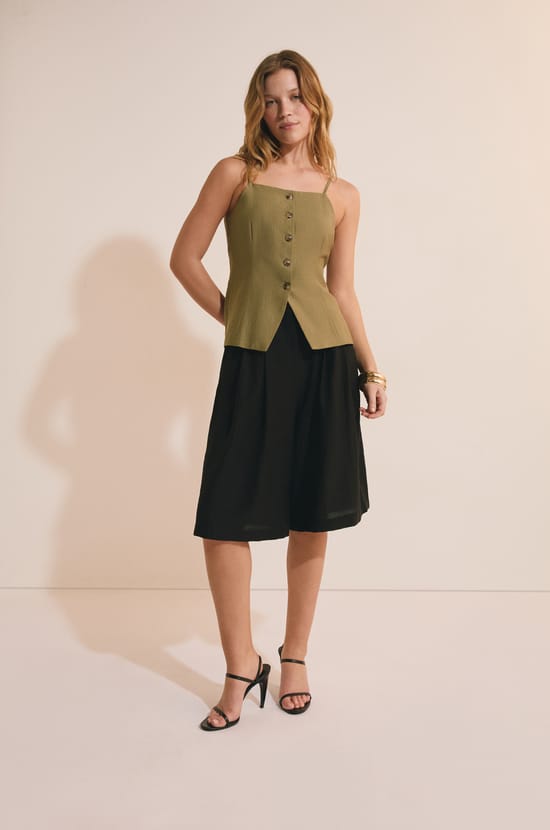 Top ajust&eacute; boutonn&eacute;;${refinementColor}