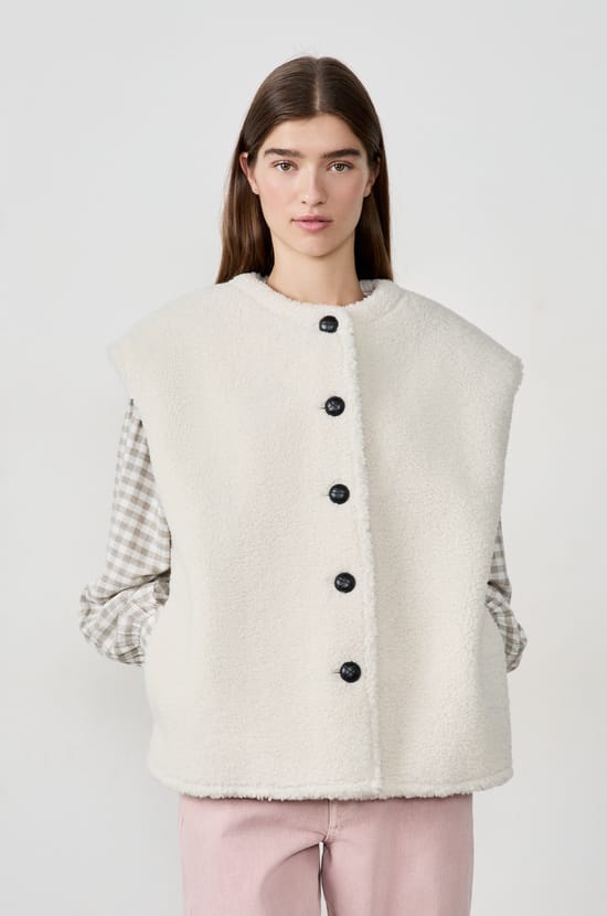 Veste sans manches en fausse fourrure;${refinementColor}