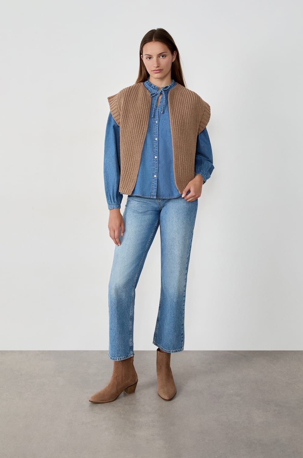 Sleeveless Cardigan;${refinementColor}