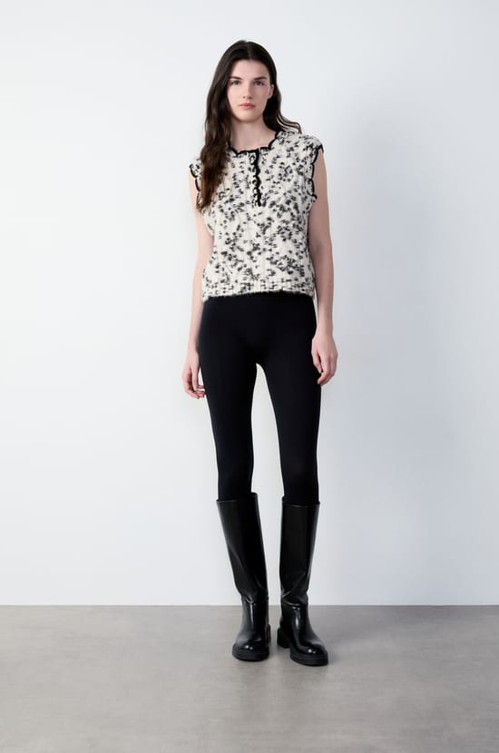 Sleeveless Buttoned Sweater;${refinementColor}