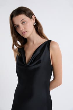 Robe longue satin&eacute;e ;${refinementColor}