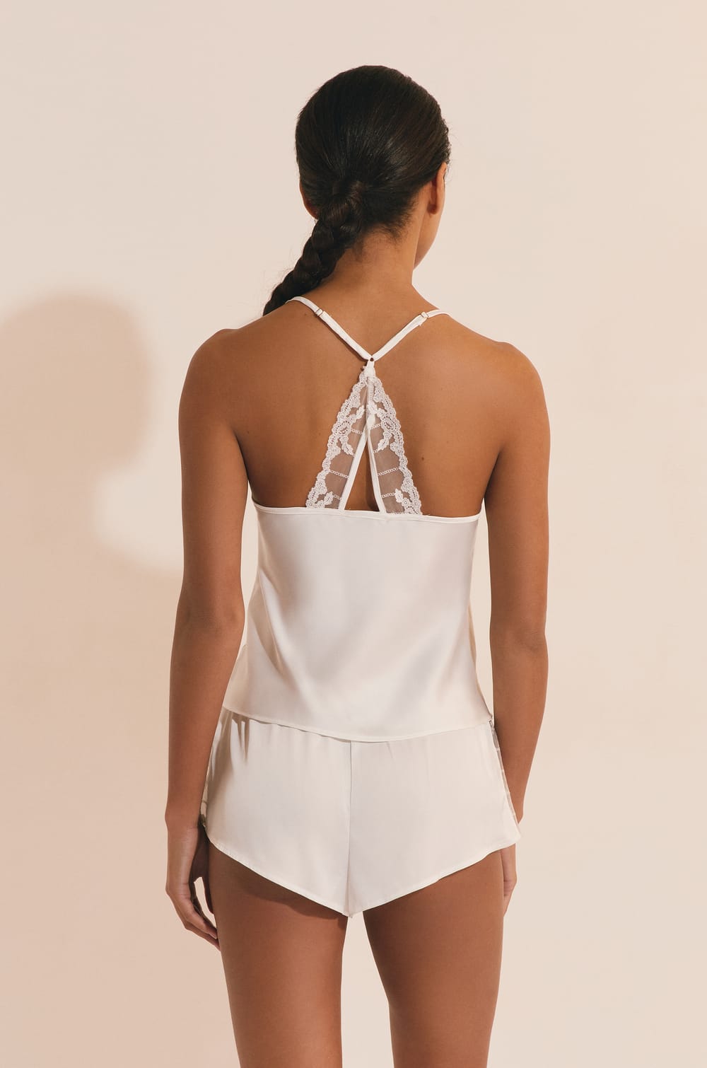 Caraco satin&eacute;;${refinementColor}