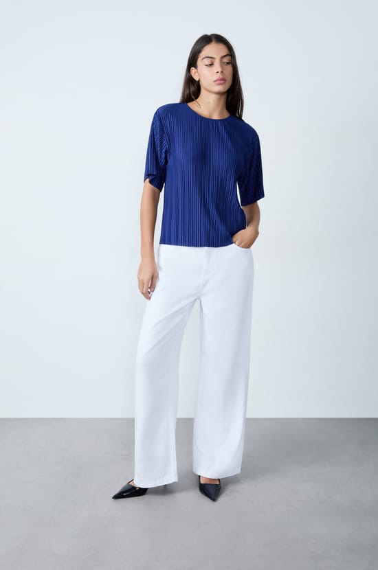 Top pliss&eacute; &agrave; manches courtes;${refinementColor}