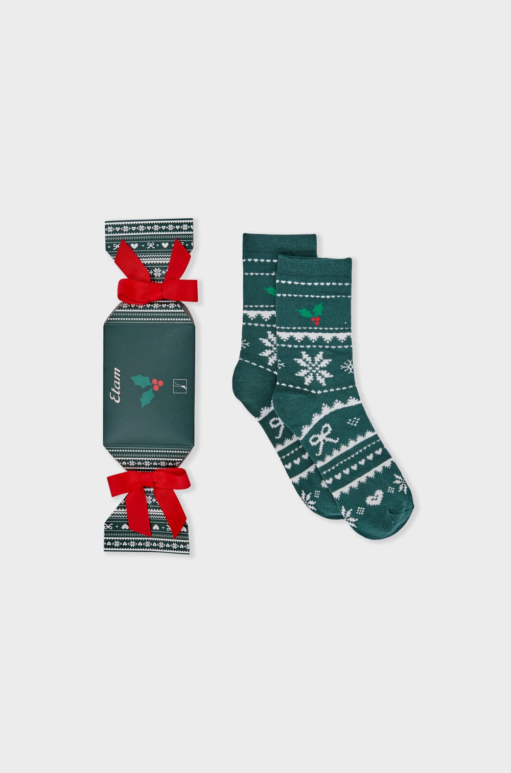 Fine knit patterned socks;${refinementColor}