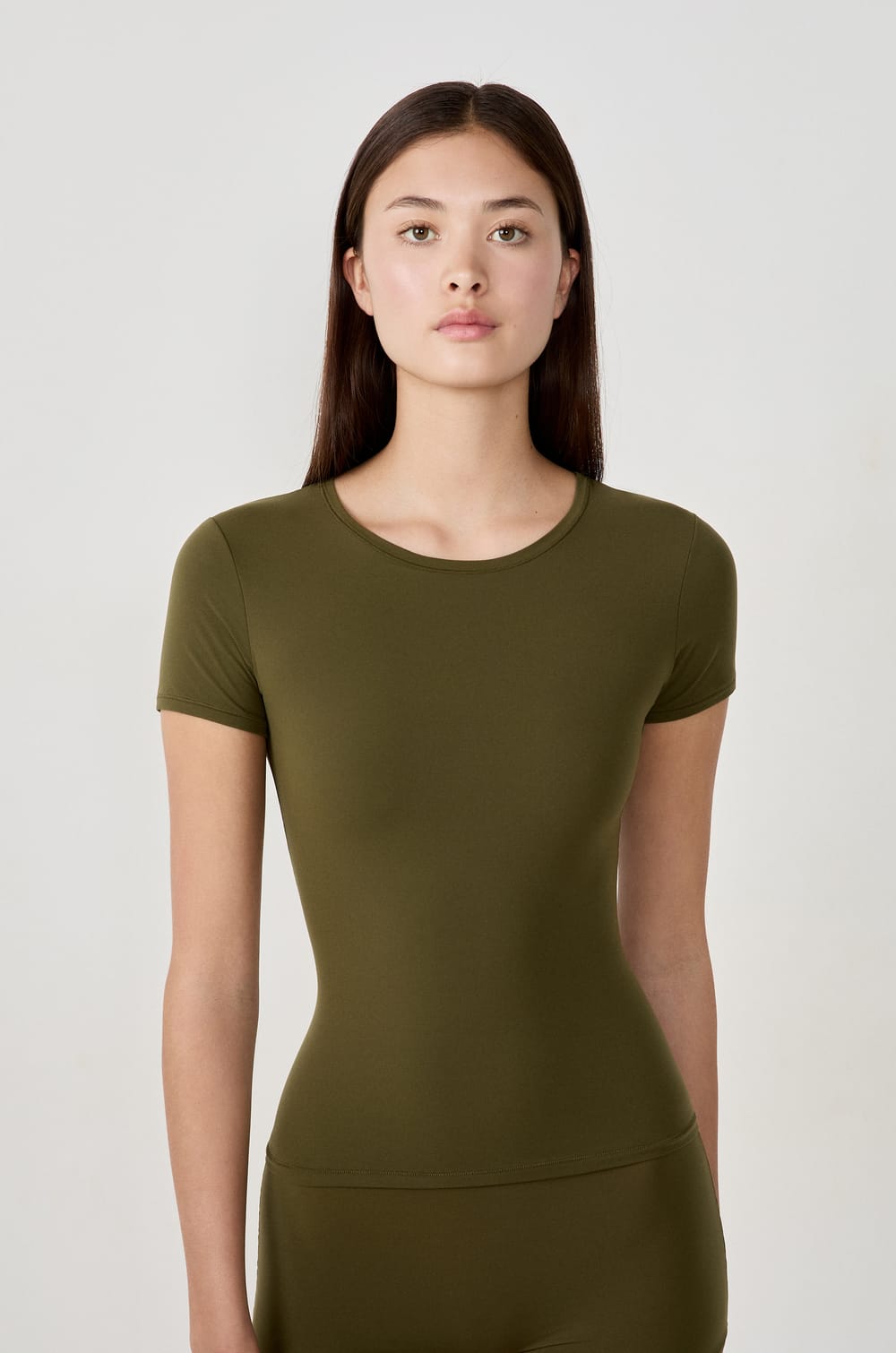 Short-sleeved microfiber T-shirt;${refinementColor}