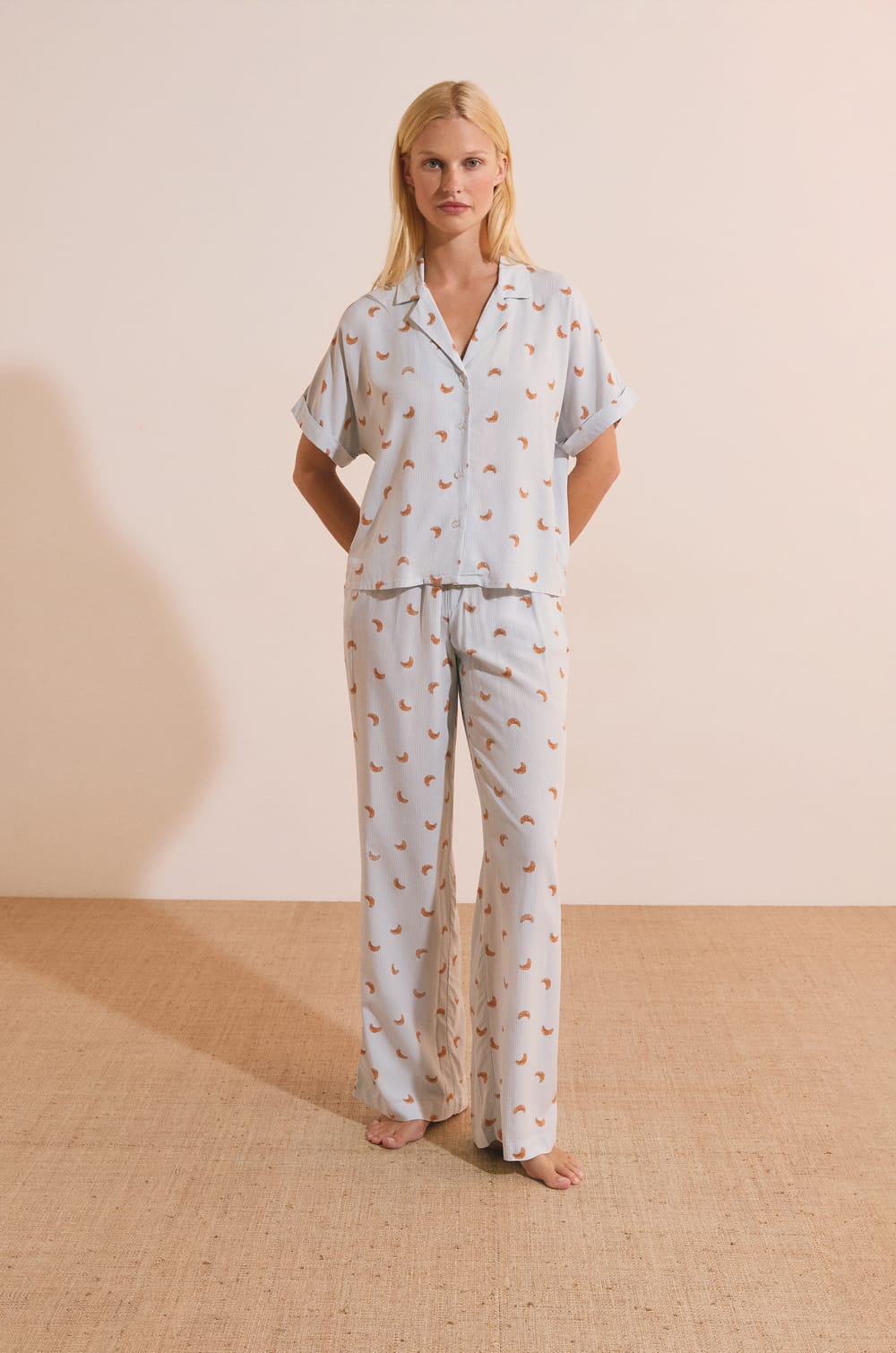 Chemise de pyjama &agrave; motifs croissants;${refinementColor}