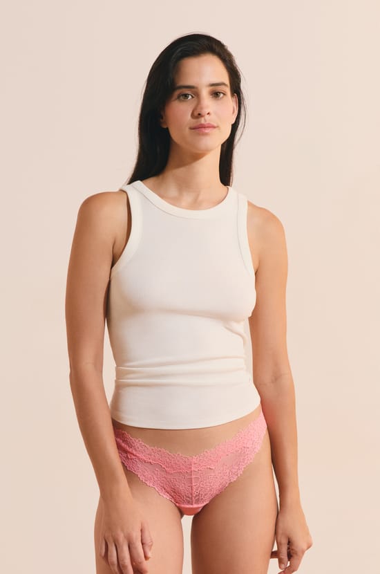 Tanga en dentelle;${refinementColor}