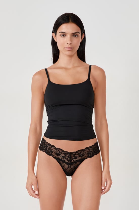 Tanga aus Spitze;${refinementColor}