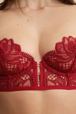 Triangle Bra in Guipure;${refinementColor}