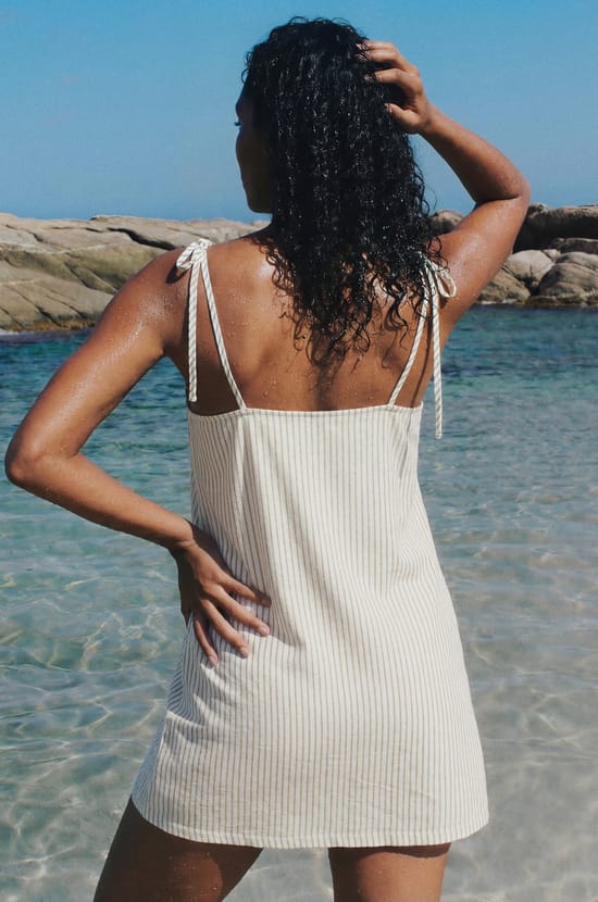 Robe &agrave; rayures et noeuds avec lin;${refinementColor}