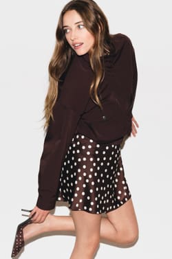 Jupe courte satin&eacute;e &agrave; pois;${refinementColor}