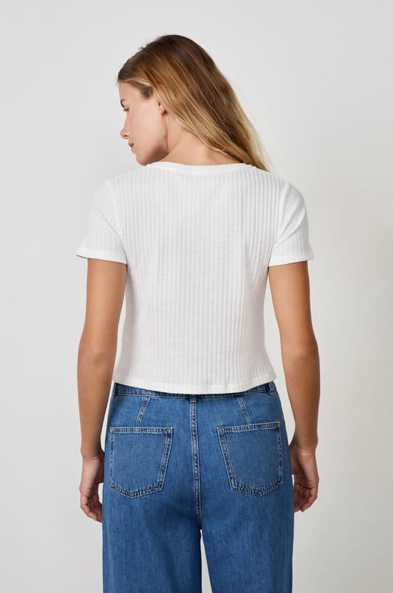 Short-sleeved buttoned T-shirt;${refinementColor}