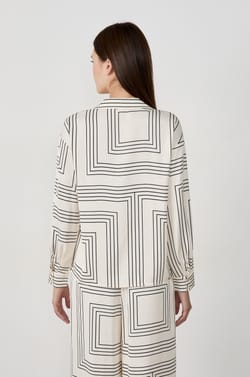 Chemise à motifs;${refinementColor}