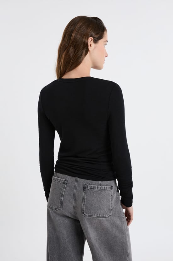 Long-sleeved round neck t-shirt with wool;${refinementColor}