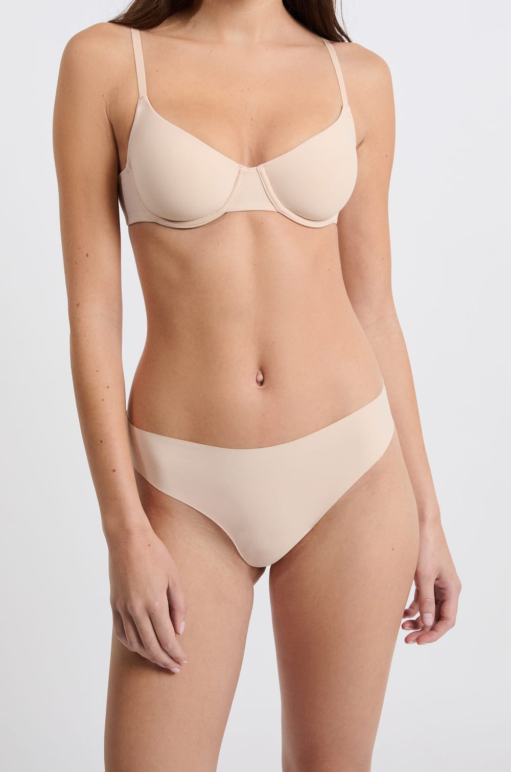 Tanga high leg en microfibre;${refinementColor}