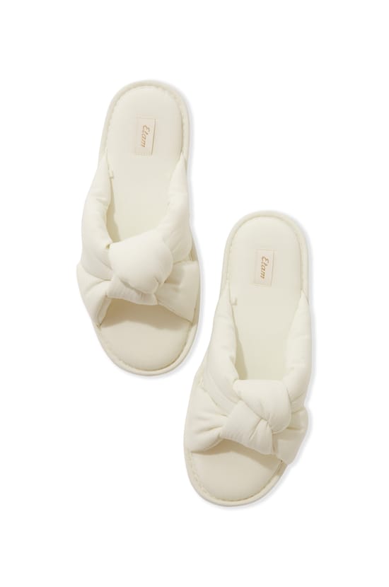 Chaussons tongs;${refinementColor}