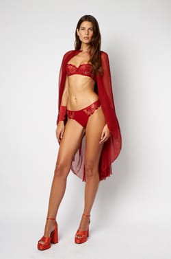 Sujetador con aros y sin copas y braguita brasileña;${refinementColor}