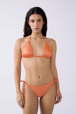 Top bikini triangular detalle perla;${refinementColor}