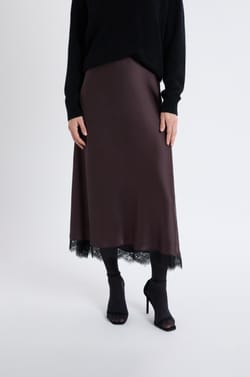 Falda larga de satén;${refinementColor}